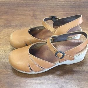 Dansko Women’s Leather Clog